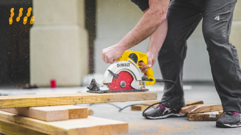 Werkzeuge an der Werkstattwand